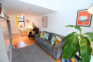 Lounge/Diner- click for photo gallery